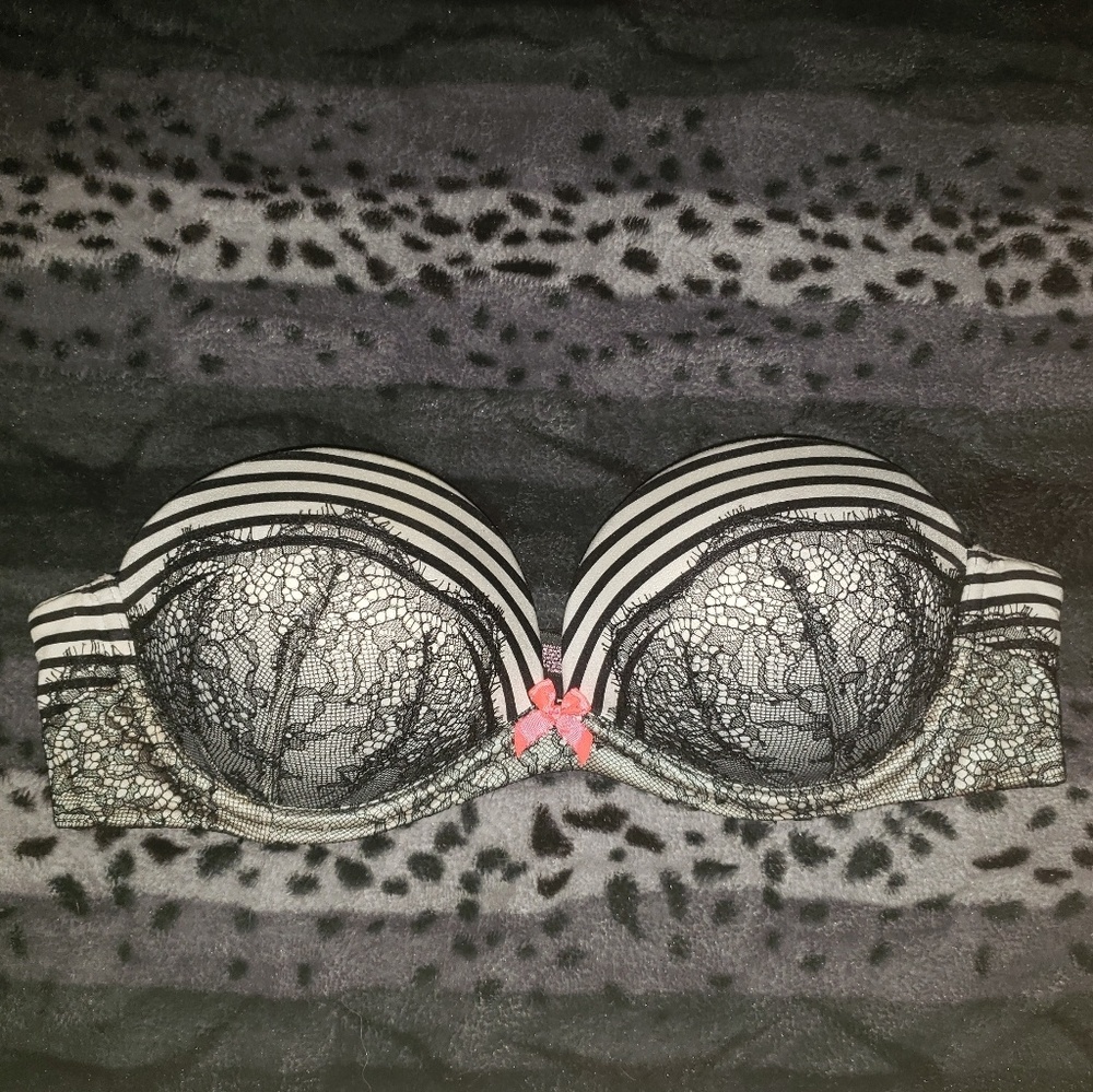 Victoria's Secret stripes and lace pushup bra 32D